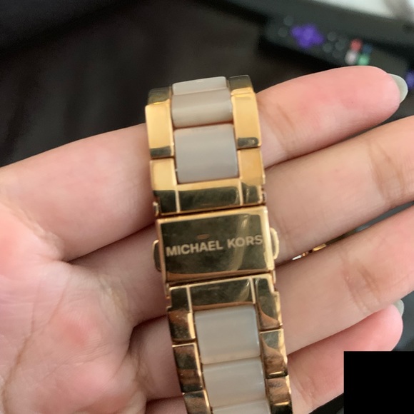 Micheal Kors Rose Gold Rose Quarts Women’s Watch